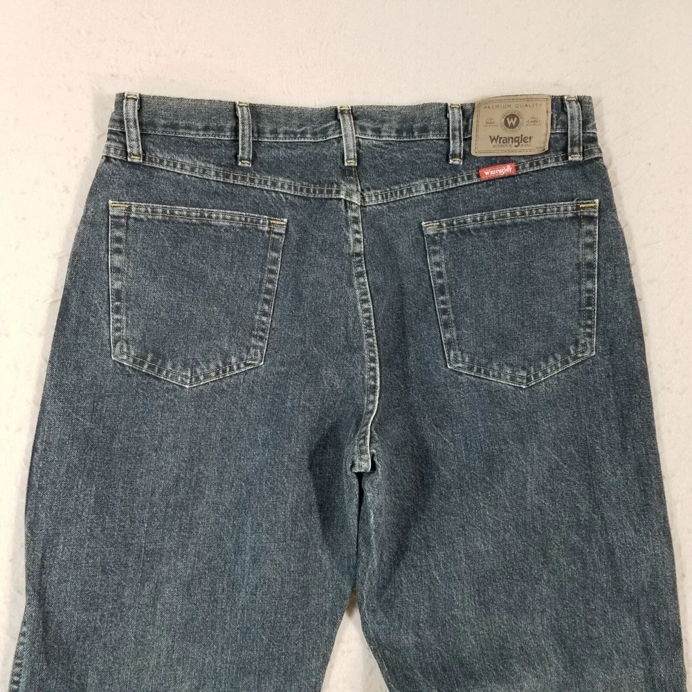 Wrangler jeans men's 38x30 regular fit straight blue denim pants retro western